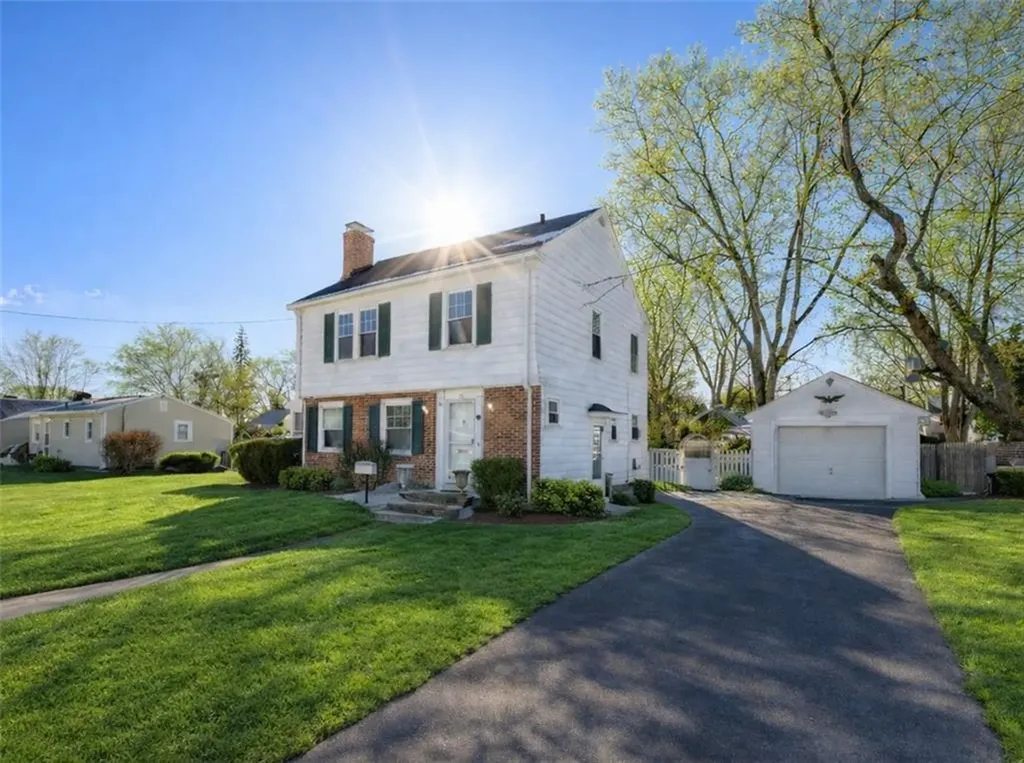 25 Newfield Avenue Warwick RI 02888