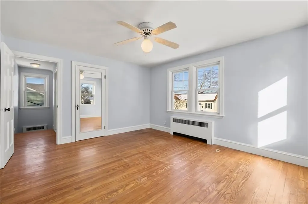 25 Newfield Avenue Warwick RI 02888