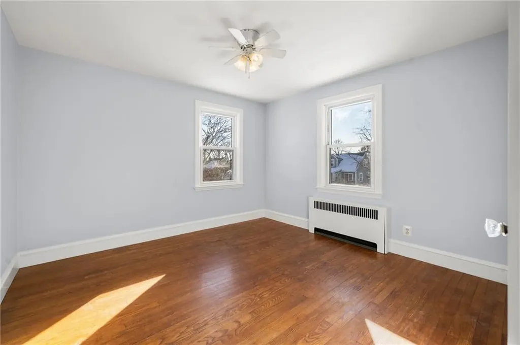 25 Newfield Avenue Warwick RI 02888