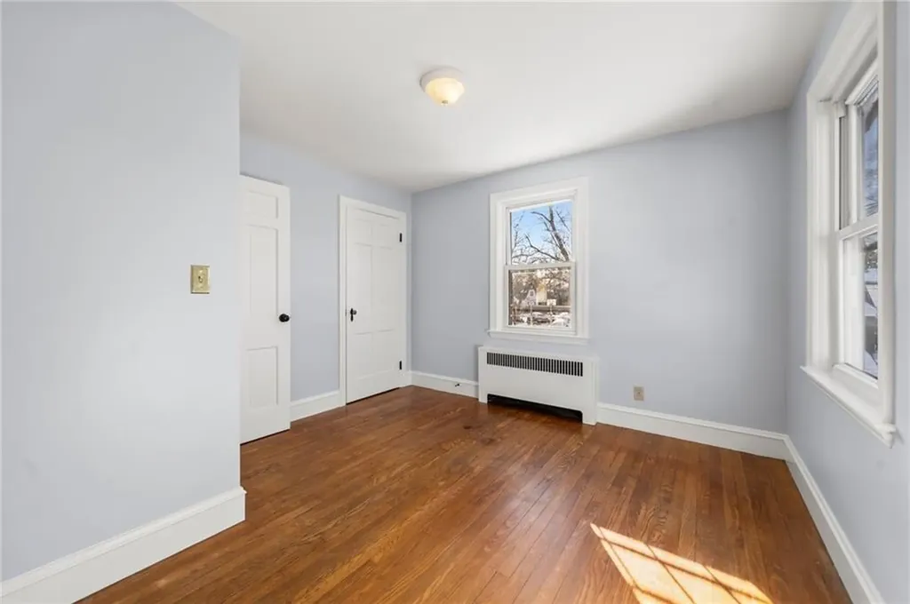 25 Newfield Avenue Warwick RI 02888