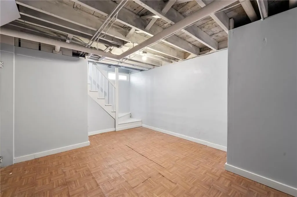 25 Newfield Avenue Warwick RI 02888