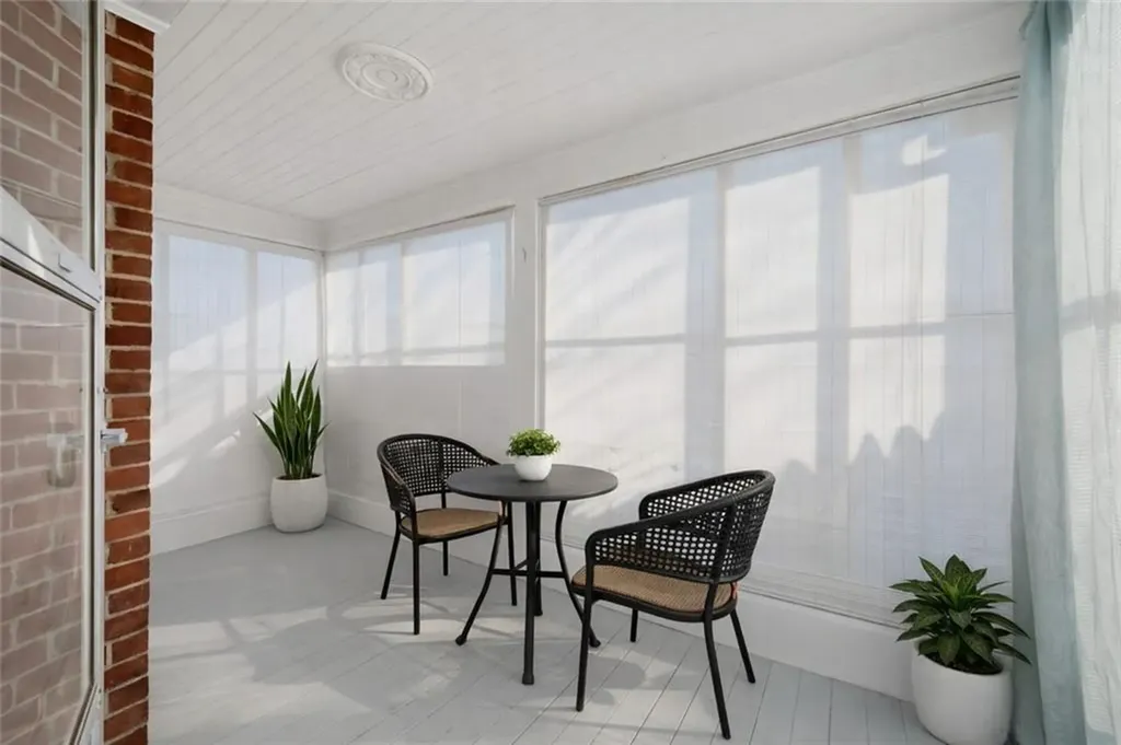 25 Newfield Avenue Warwick RI 02888