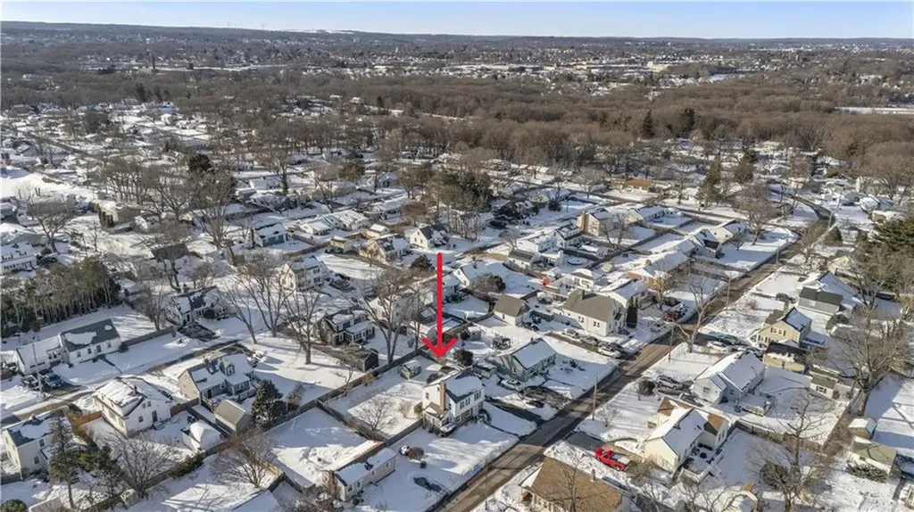 25 Newfield Avenue Warwick RI 02888