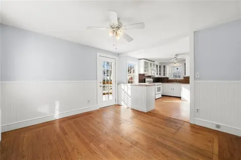 25 Newfield Avenue Warwick RI 02888