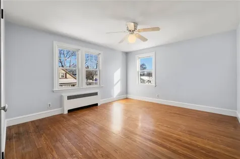 25 Newfield Avenue Warwick RI 02888