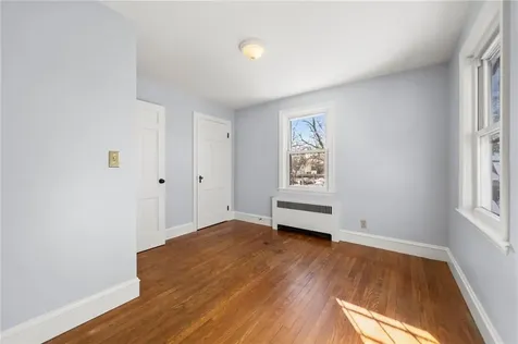 25 Newfield Avenue Warwick RI 02888