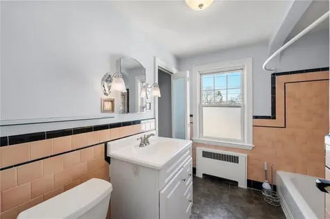 25 Newfield Avenue Warwick RI 02888