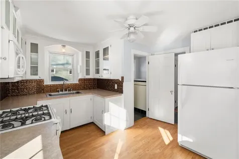 25 Newfield Avenue Warwick RI 02888