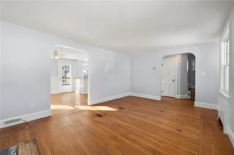 25 Newfield Avenue Warwick RI 02888