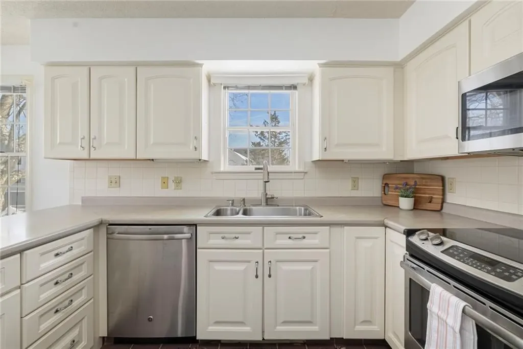 77 Narragansett Avenue Jamestown RI 02835