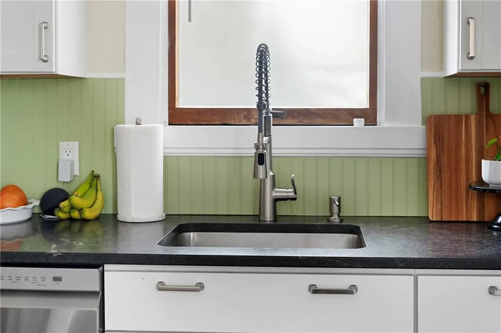 63 Taft Street Cranston RI 02905