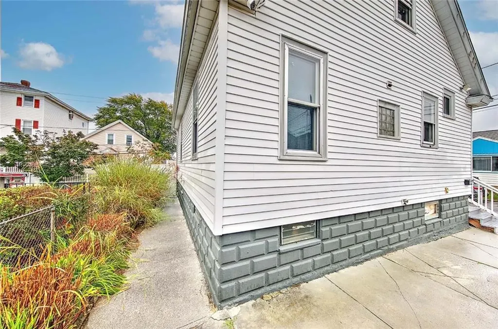 198 Ledge Street Providence RI 02904