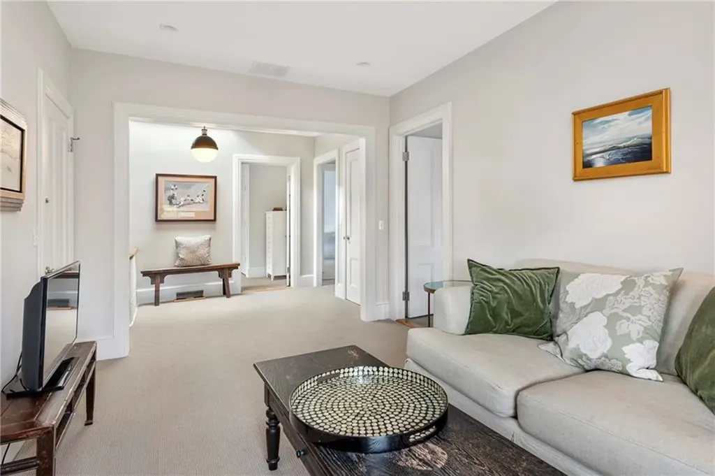 15 Berkeley Avenue Newport RI 02840