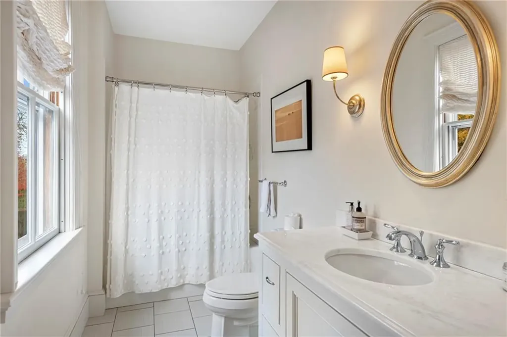 15 Berkeley Avenue Newport RI 02840
