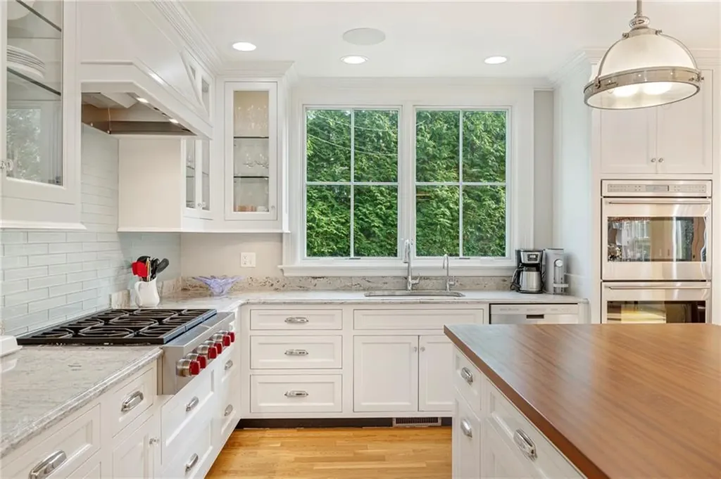 15 Berkeley Avenue Newport RI 02840