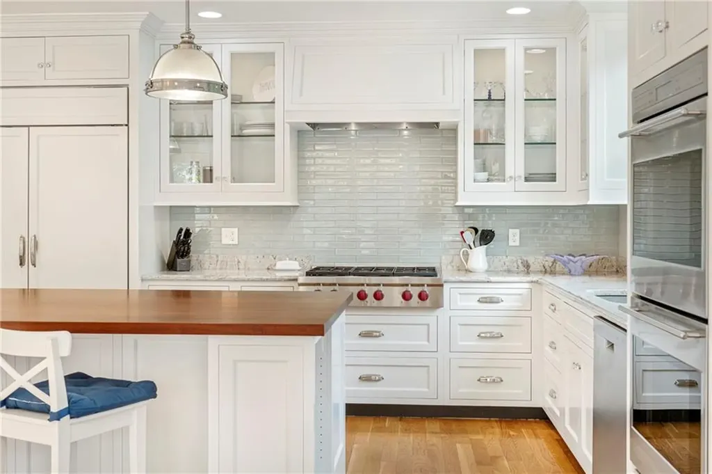 15 Berkeley Avenue Newport RI 02840