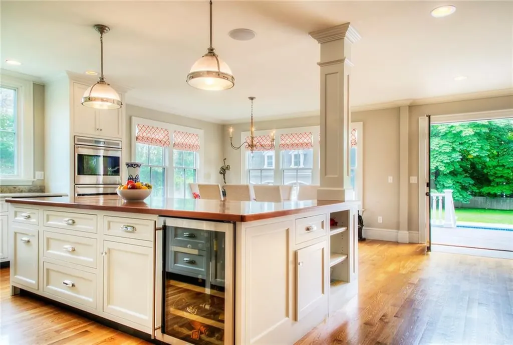 15 Berkeley Avenue Newport RI 02840