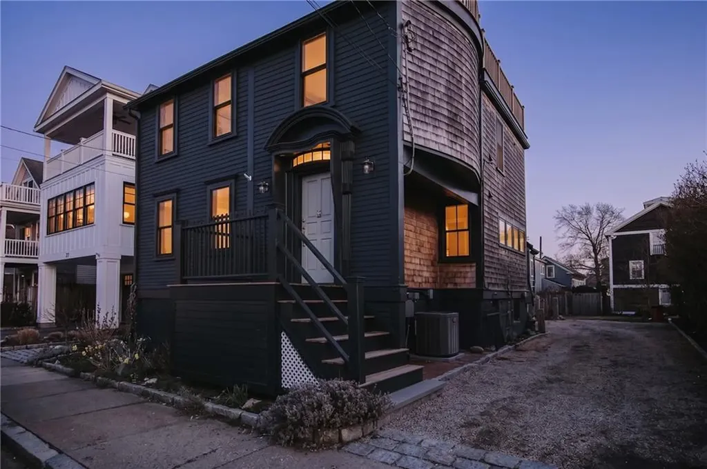24 Houston Avenue Newport RI 02840