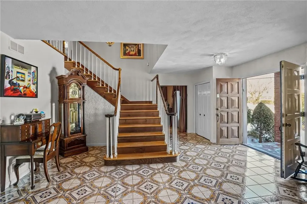 82 Mountain Laurel Drive Cranston RI 02920