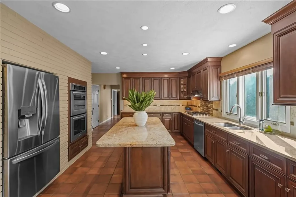 82 Mountain Laurel Drive Cranston RI 02920