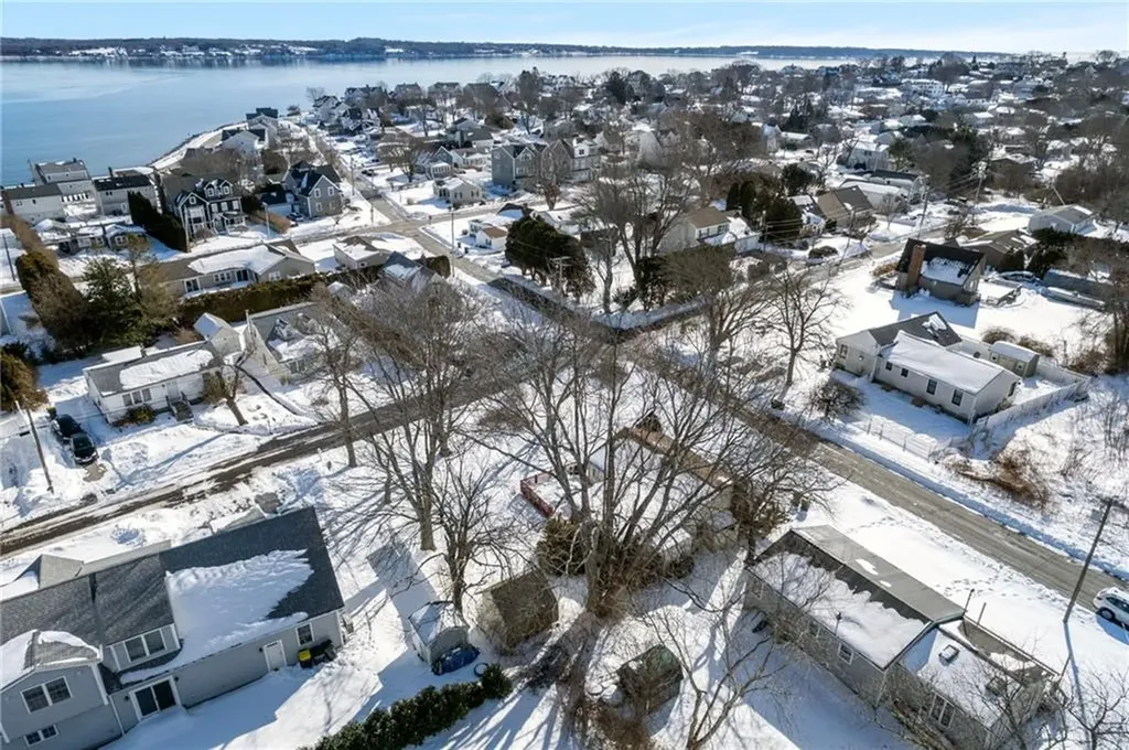 8 Anchorage Road Narragansett RI 02882