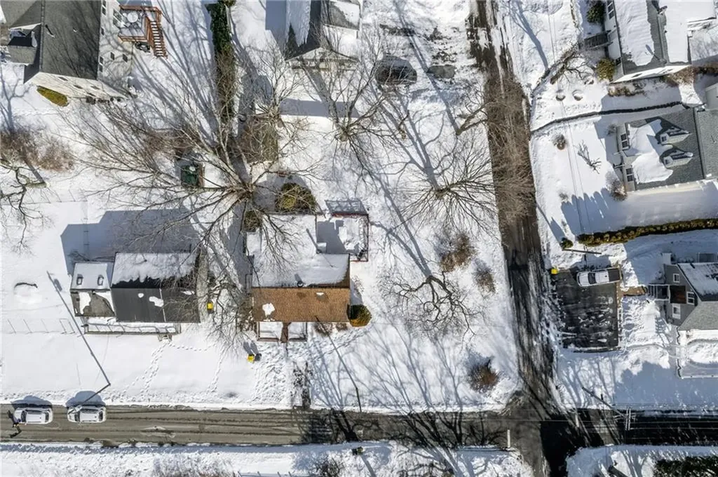 8 Anchorage Road Narragansett RI 02882