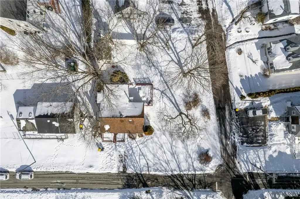 8 Anchorage Road Narragansett RI 02882