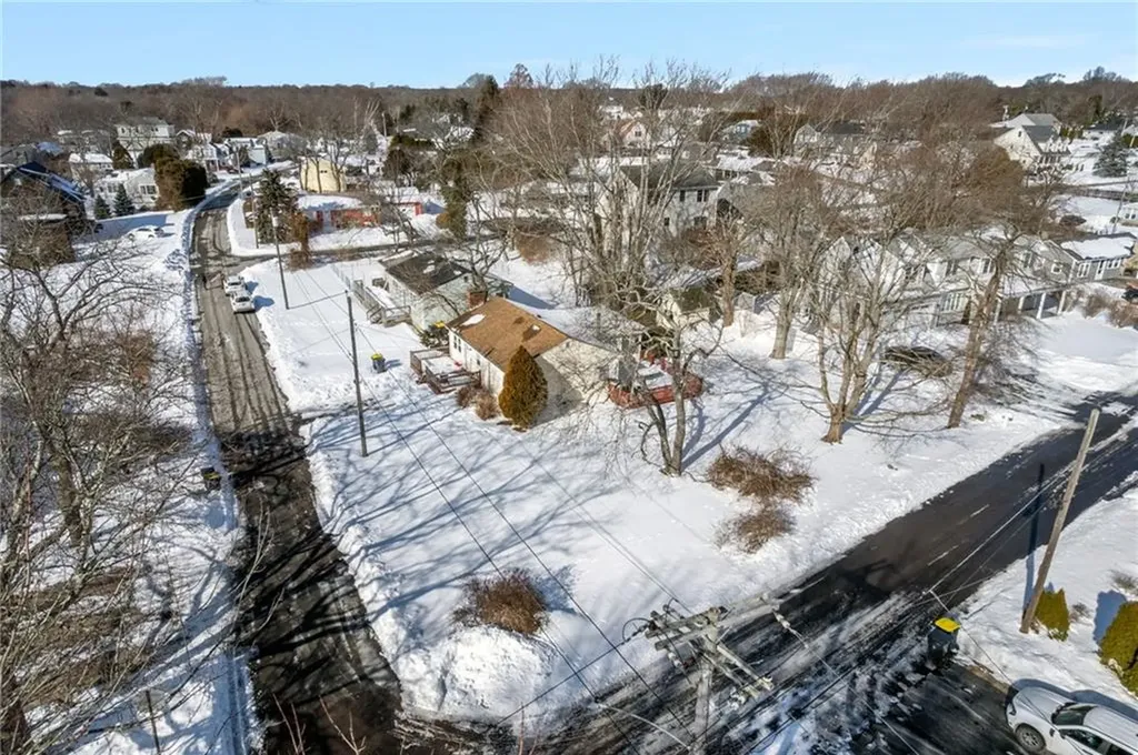 8 Anchorage Road Narragansett RI 02882