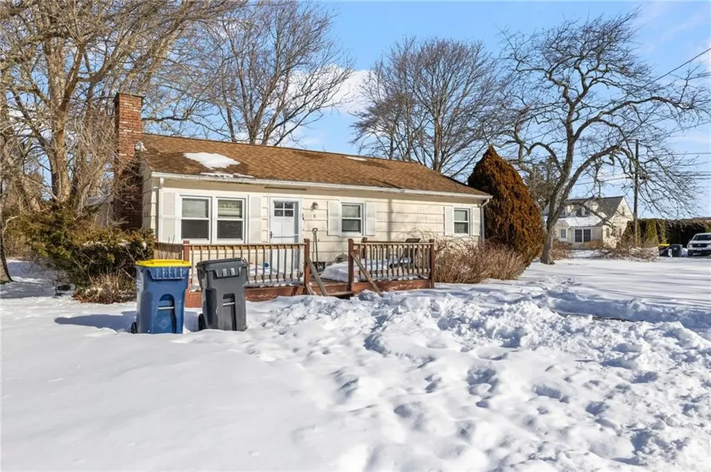 8 Anchorage Road Narragansett RI 02882