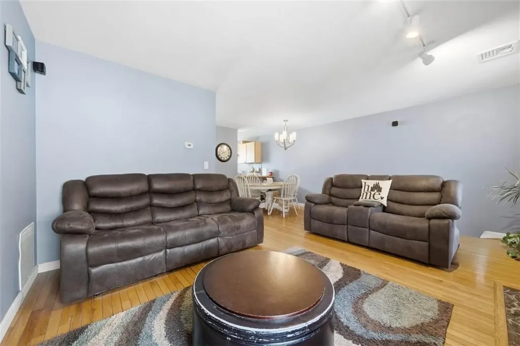 1603 Plainfield Pike Johnston RI 02919