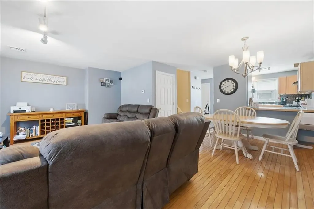 1603 Plainfield Pike Johnston RI 02919