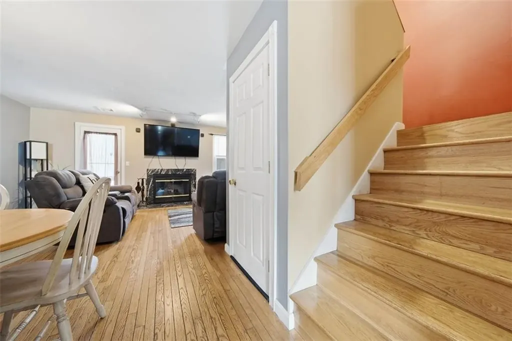 1603 Plainfield Pike Johnston RI 02919