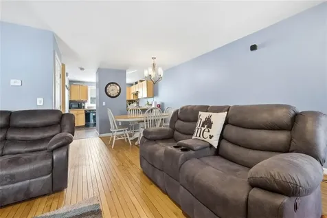 1603 Plainfield Pike Johnston RI 02919