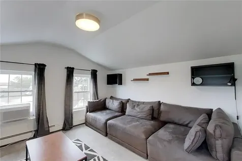 26 Cliff Avenue Newport RI 02840