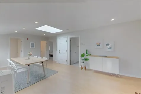 26 Cliff Avenue Newport RI 02840