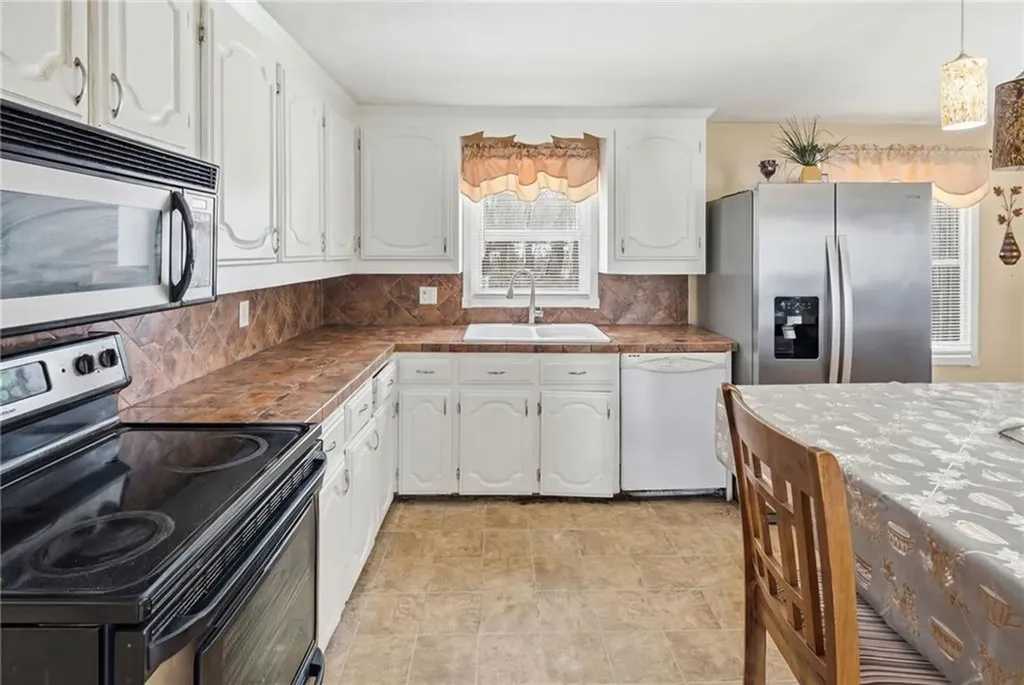 165 Lockwood Street West Warwick RI 02893