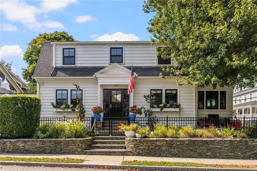 41 Hunter Avenue Newport RI 02840