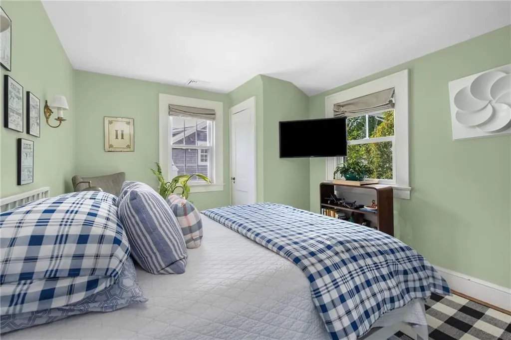 41 Hunter Avenue Newport RI 02840