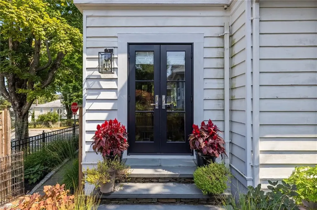 41 Hunter Avenue Newport RI 02840