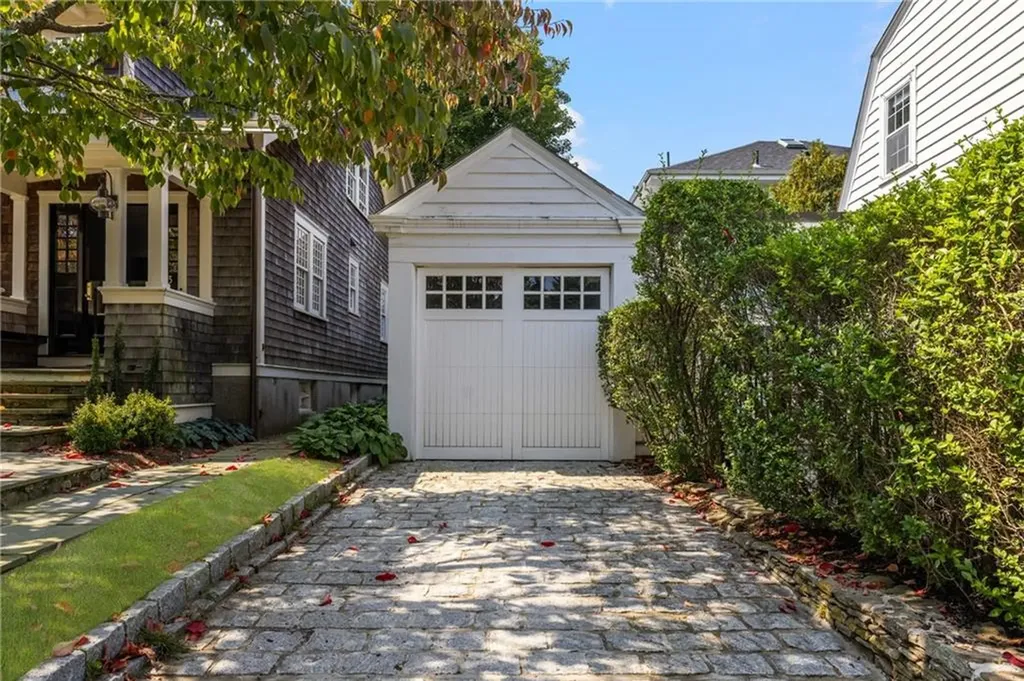 41 Hunter Avenue Newport RI 02840