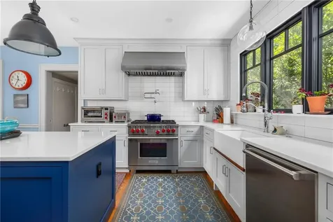 41 Hunter Avenue Newport RI 02840