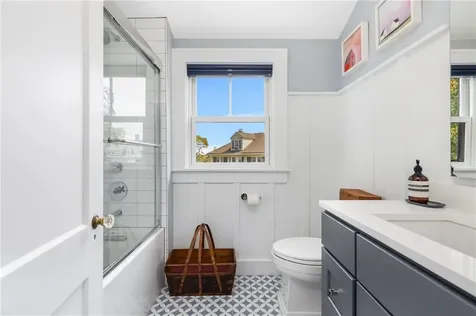 41 Hunter Avenue Newport RI 02840