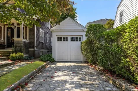 41 Hunter Avenue Newport RI 02840