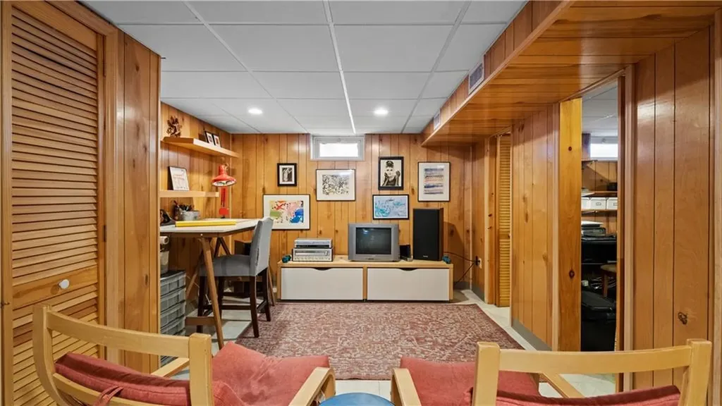 57 Delway Road Cranston RI 02910