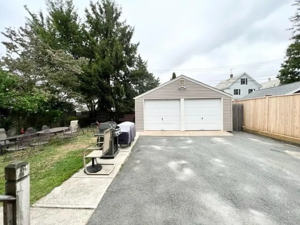 10 Hammond Street Newport RI 02840