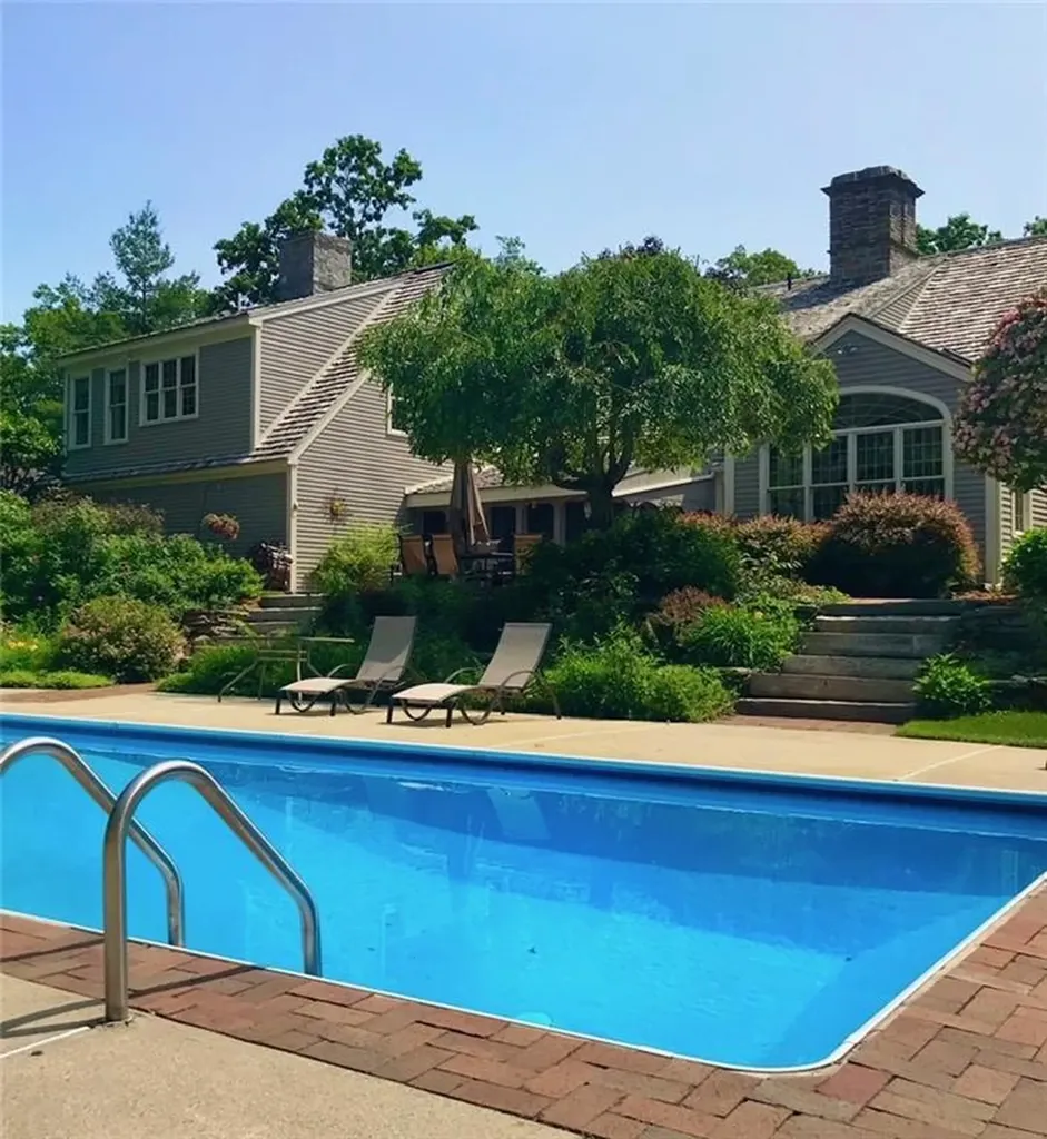 88 Woodsong Drive Scituate RI 02857