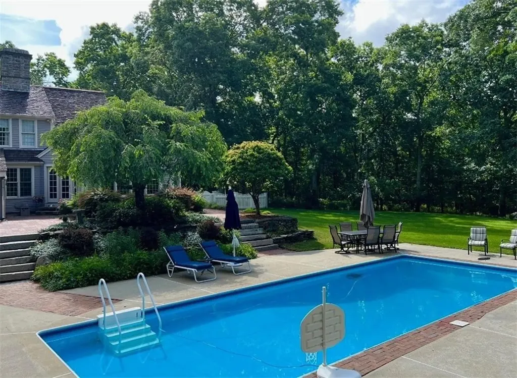 88 Woodsong Drive Scituate RI 02857