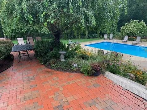 88 Woodsong Drive Scituate RI 02857