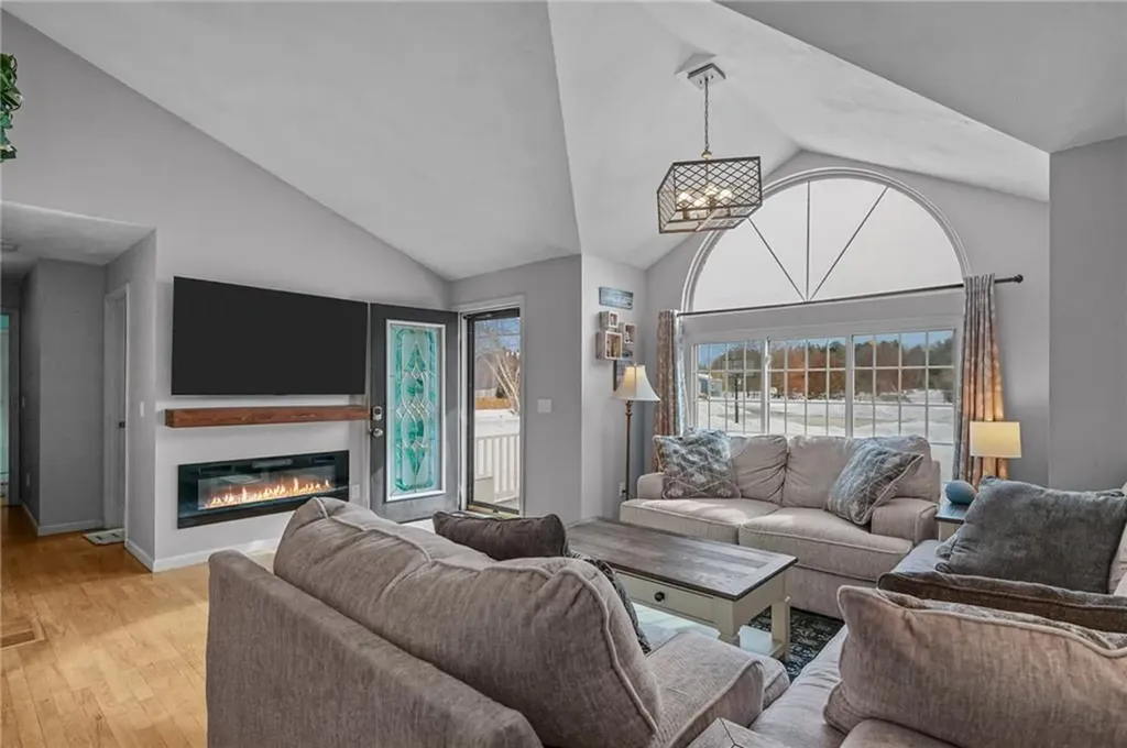 34 King Street Coventry RI 02816