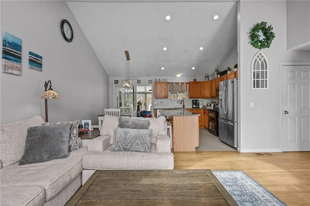 34 King Street Coventry RI 02816